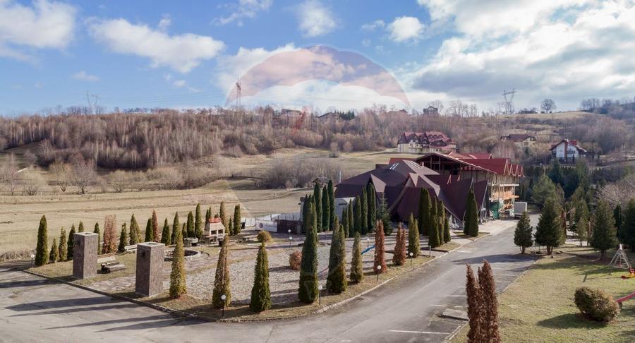 Complex turistic + restaurant la intrare Bran – 47 camere 11.627 mp