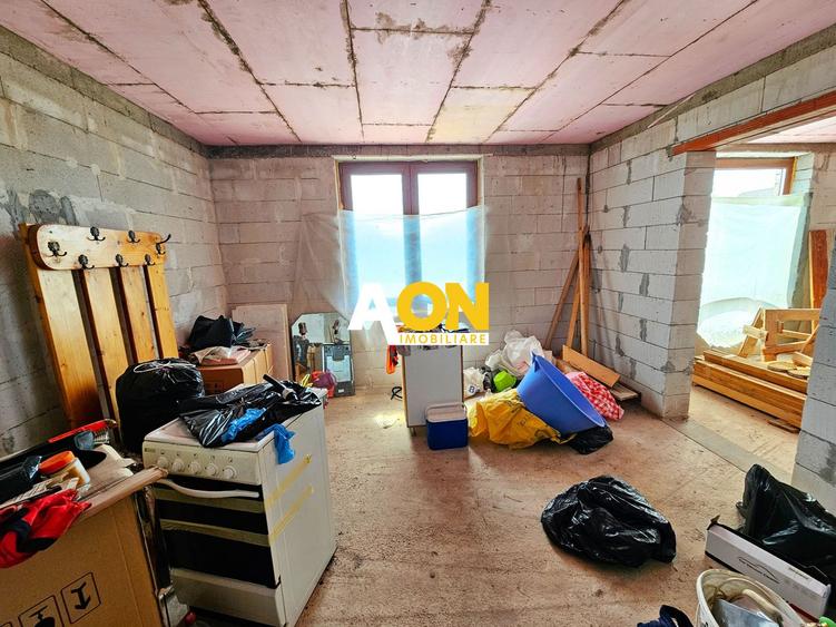 Casa la rosu, 4 camere, 301 mp teren, P+1, zona Alba-Micesti