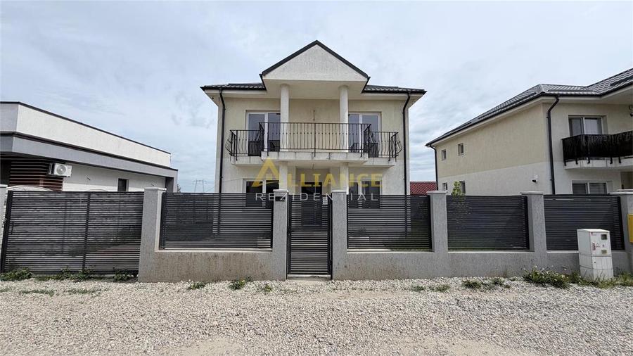 Casa individuala - 4 camere - 2 bai - 560mp teren