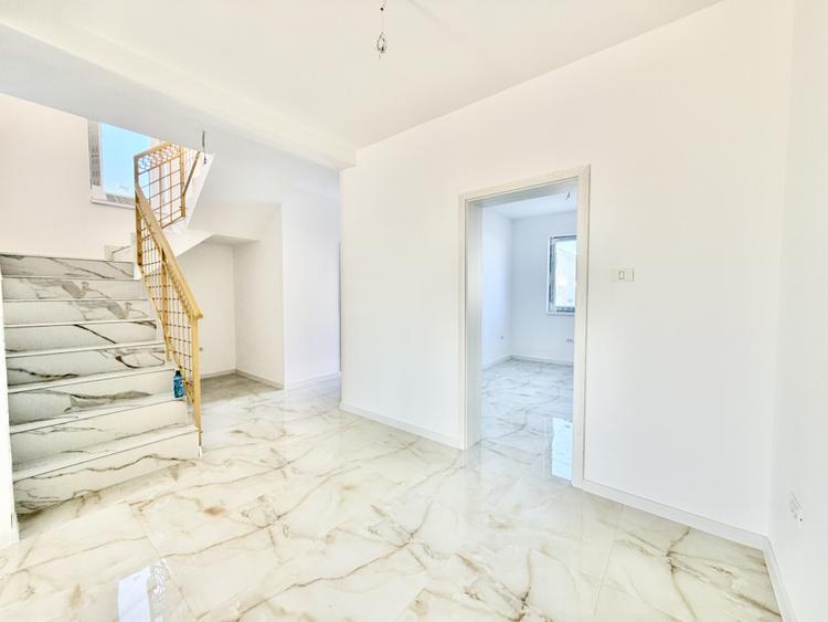 Duplex 4 camere izolat fonic - pozitie excelenta - cartier asfaltat - Mosnita