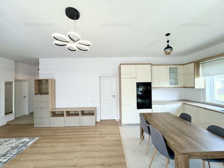 SUPERB / GRADINA GENEROASA / LOC PARCARE