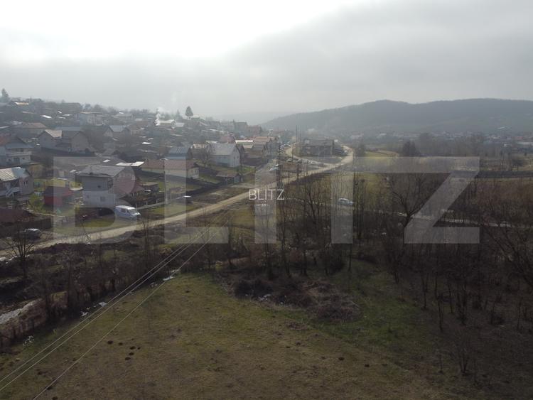 Teren de vanzare, 3470 mp, zona Ocnița - 8