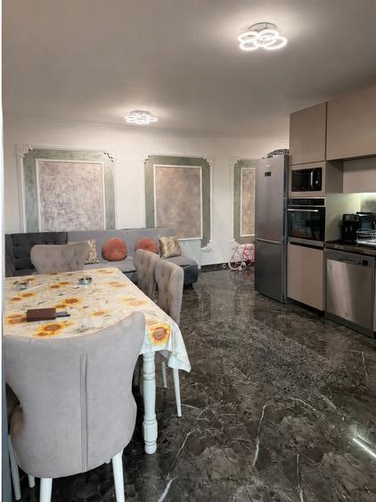 Apartament 3 camere Curte proprie Complet mobilat și utilat