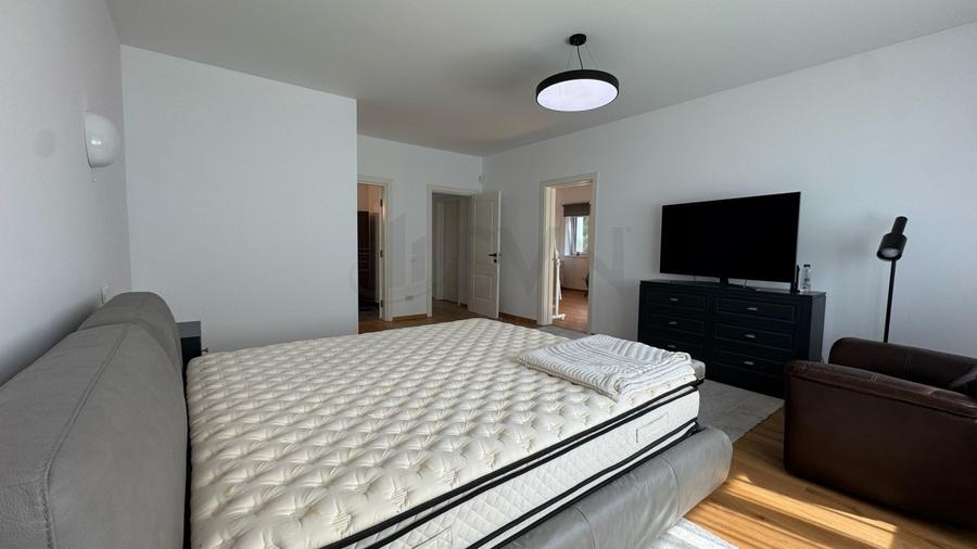 REV2005736 Vila Individuala De Vanzare l Cartier Privat langa Padure