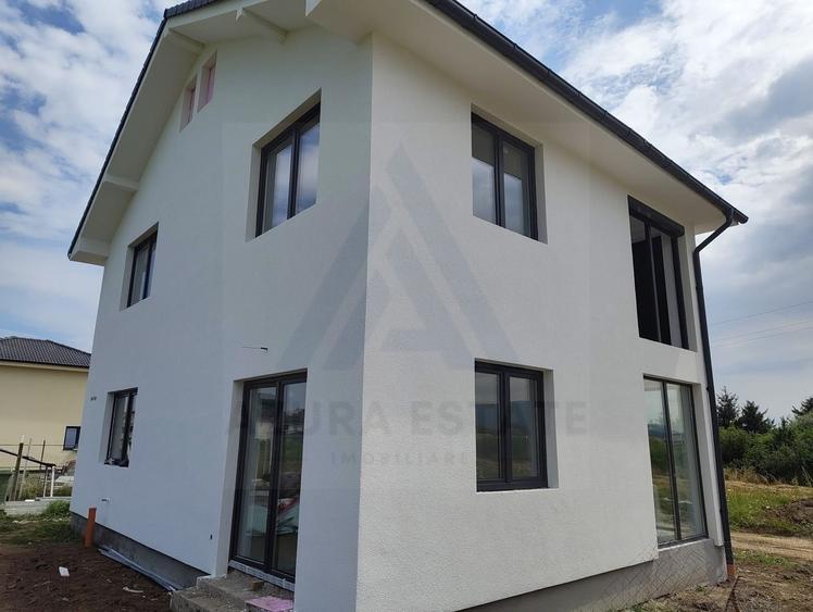 Casa premium 4 camere la alb teren de 310 mp 124 mp utili în Cristian