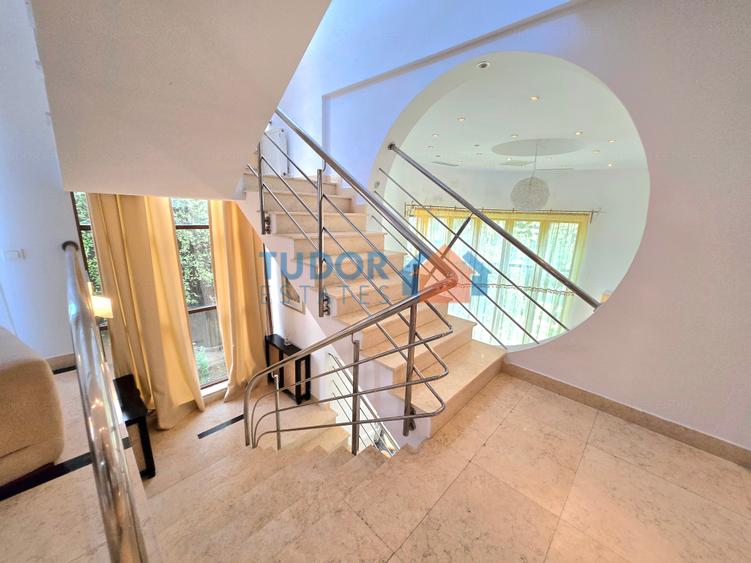 Casa individuala cu arhitectura moderna