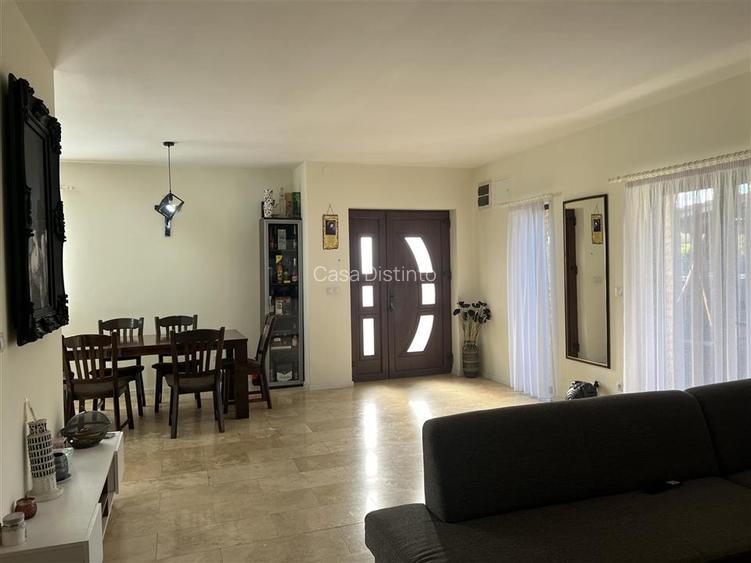 Casa si garaj cu 4 camere - 5