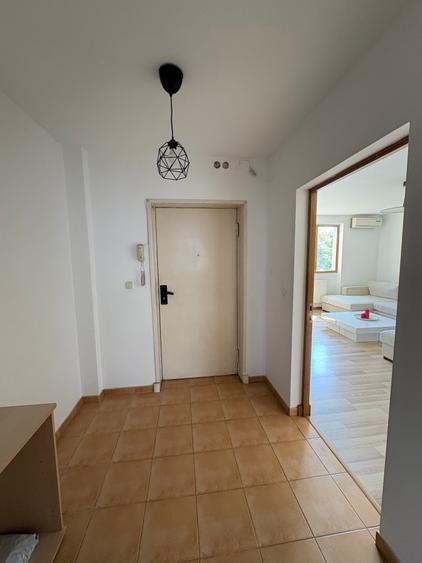 Magheru, ap. 3 camere, 75mp utili, et.5, mobilat, centrala proprie, 550Euro/luna