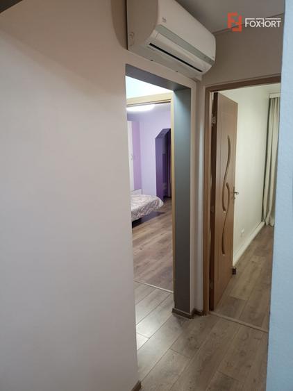 Apartament de vanzare cu 4 camere la etajul 1 in zona Lipovei