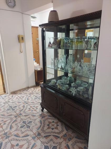 Ofer spre inchiriere ap 3 camere, vizavi de Plaza Romania, STB in fata blocului