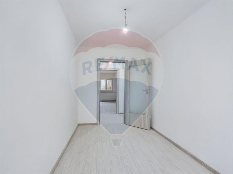 Apartament cu 4 camere de închiriat în zona Centrul Civic