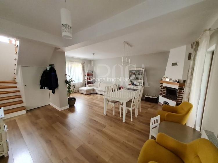 Casa 4 camere de vanzare in Floresti