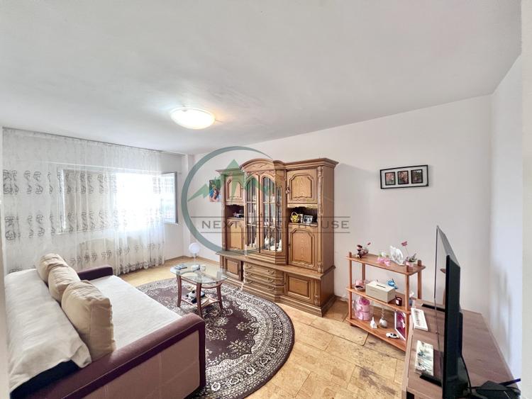 Apartament 3 camere, decomandat