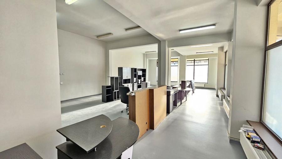 Spatiu comercial cu vitrina, ideal magazin, cabinete medicale, Marasti
