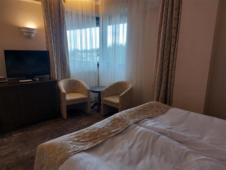 APARTAMENT 3 CAMERE, HOTEL ALPIN, POIANA BRASOV