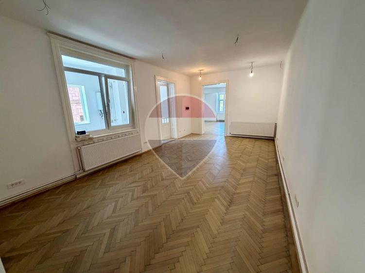 Spațiu cu vad comercial, de închiriat, în zona Centrală - Moților 61