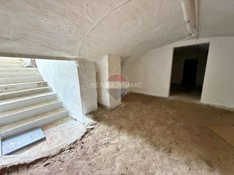 Casă spațioasă cu garaj, în cartierul Drăgășani / Arad - 21