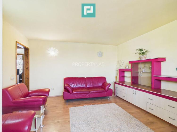 Apartament 3 camere de inchiriat - 360 €/lună