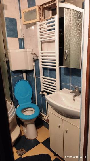 Cameră de cămin transformată în garsonieră, zona Romet