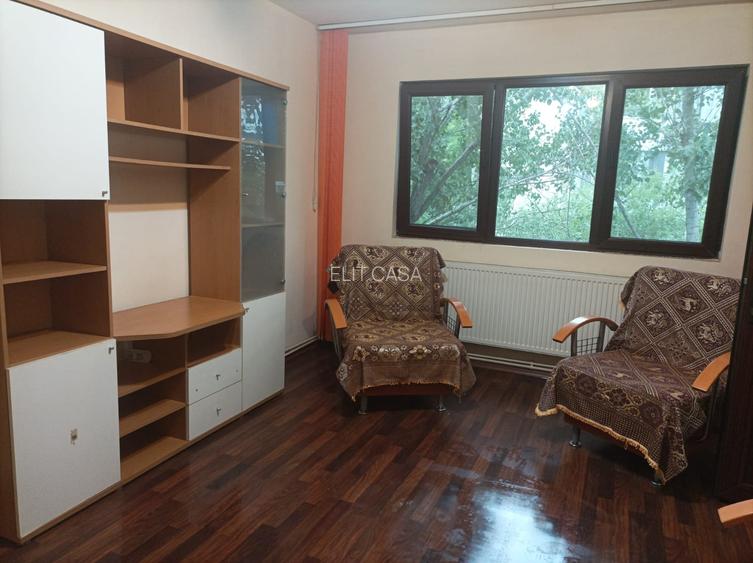 Apartament cu 2 camere, etajul 3/4, zona Alexandru Cel Bun - 5