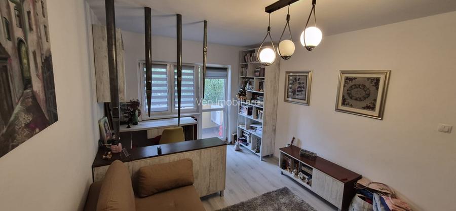 Apartament 2 camere , decomandat, et. 3, strada  Andrei Muresanu - 4