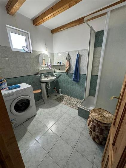 Casa demisol + parter de vanzare in Sat Vadu Rosca - Vulturu