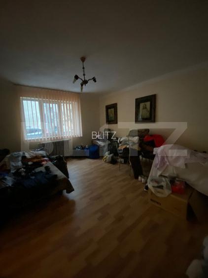 Casa de vanzare, cu 7 camere, 390 mp - Versatilă și Centrală!
