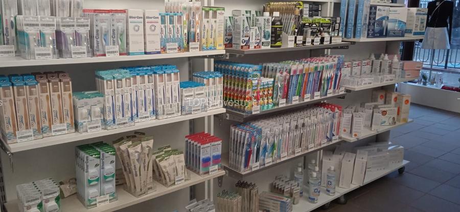 Spațiu comercial 200 mp ultracentral singurul vad pietonal 100% Roman - 15