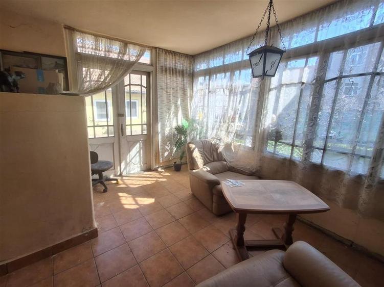 2 Apartamente la casa pivnita garaj in Cisnadie