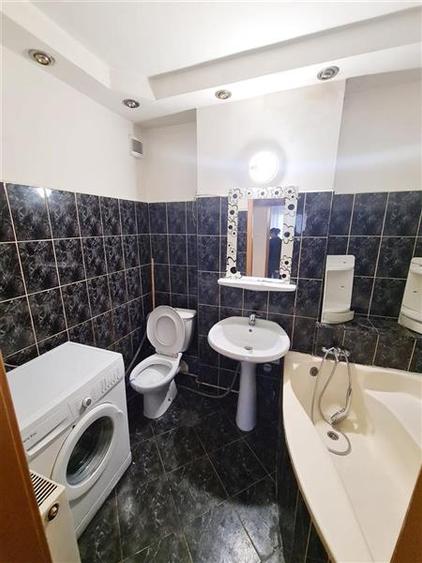 Apartament 2 camere decomandat, etaj intermediar Centrul Civic- str. Toamnei