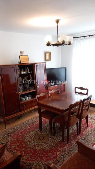 Apartament cu 3 camere, Decomandat, Zona Pacurari - 11