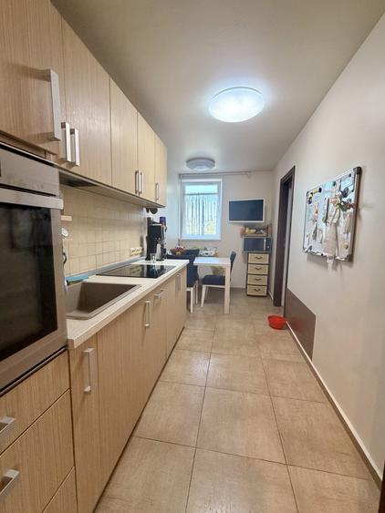 Apartament 4 camere in zona centrala din Giarmata Vii