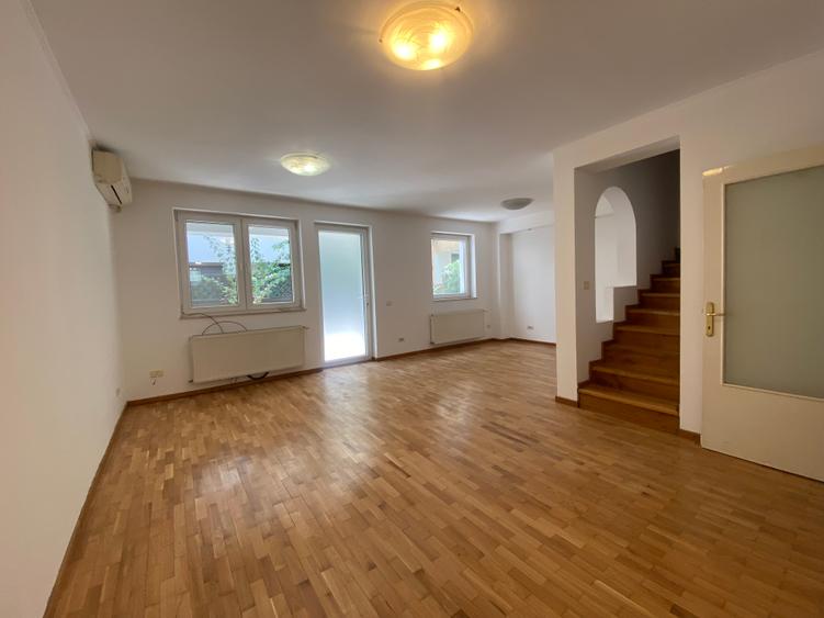 Lovely villa for rent for residential use or office space