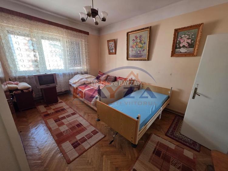 Apartament 3 camere, Centrul Vechi, Str. Teatrului, etaj 2/2, comision 0 - 12