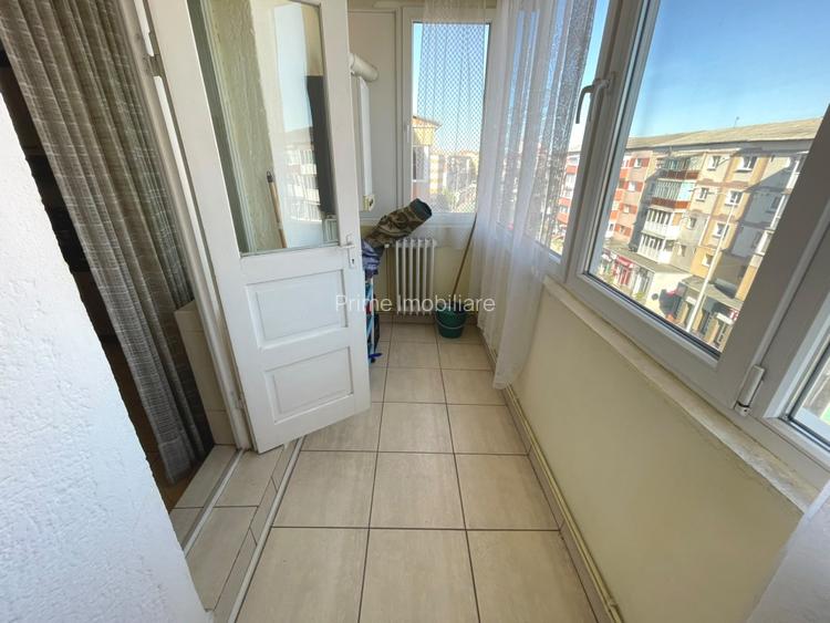 Apartament de vanzare | 3 camere | Etaj 4 | 65Mp Utili | Zona Cetate - Piata
