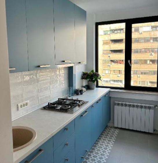 Universitate METROU, et.5/8,mobilat,utilat complet,renovat,amenajat,balcon,AC.