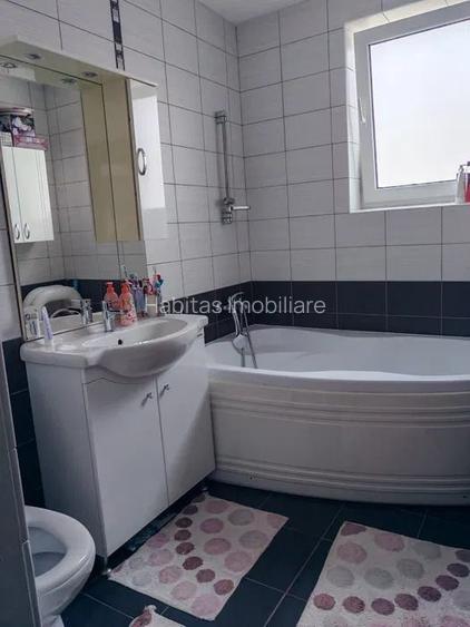 Apartament 2 camere, et 3, finisat, 58 mp, Floresti str Eroilor - 6