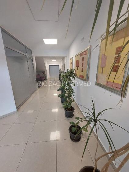 Delfinariu-bd. Mamaia, spatiu birouri 50 mp., posibilitate compartimentare - 6