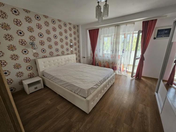 Închiriere Apartament 3 camere în Decebal Prox. Metrou