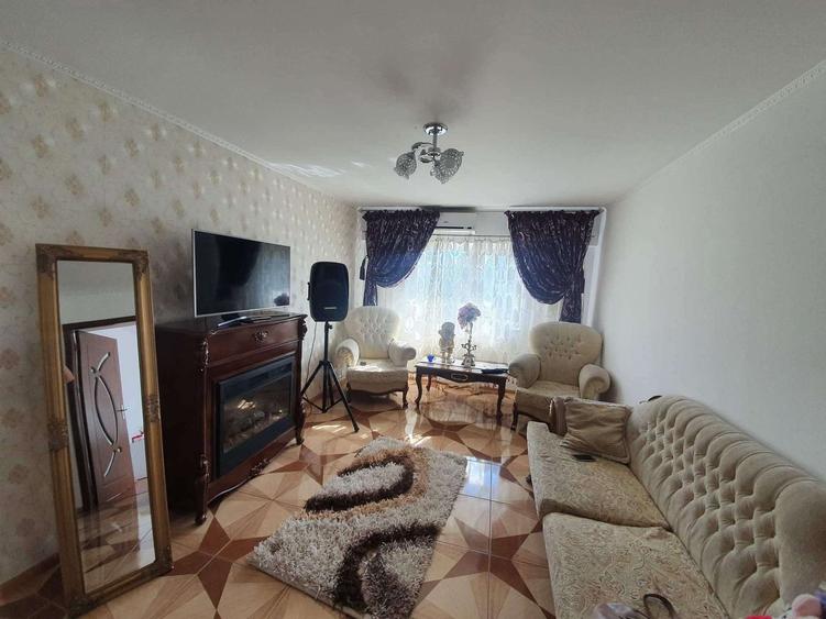 Apartament 4 camere renovat Piata Mare