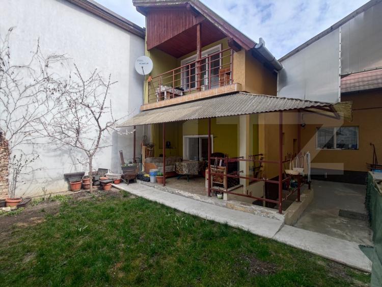 Casă finisata 220 mp, 2 corpuri de cladire , teren 261 mp, cart Gruia !