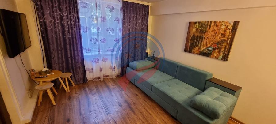 Garsonieră de închiriat Craiova centru, 24 mp, mobilată, aer condiționat
