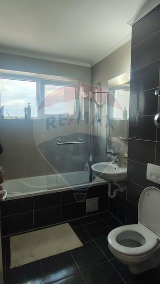 Apartament cu 3 camere de vânzare în Avangarden 3
