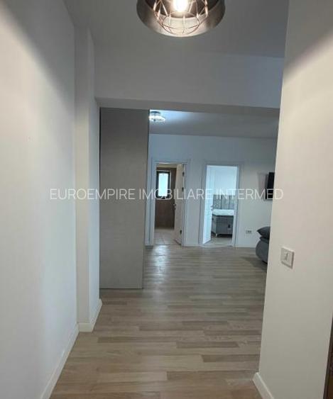 Apartament cu 2 camere de vânzare, zona Km 5 - 2