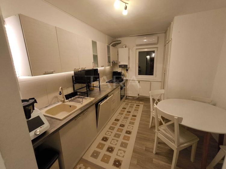 Apartament 3 camere decomandate, zona UMF.