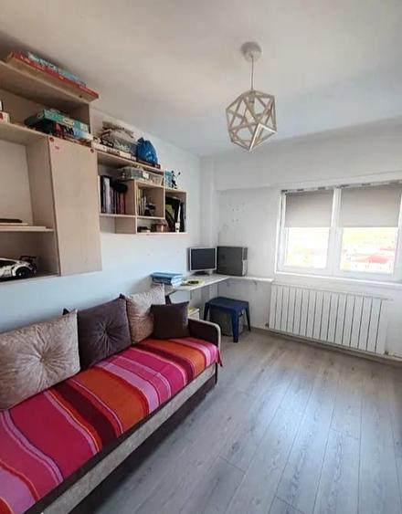 Apartament 3 camere 70mp zona Spital mobilat utilat 87.000eur neg