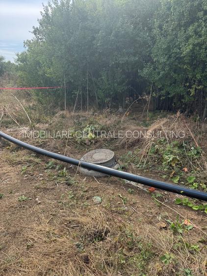 Teren intravilan construibil utilități la poarta