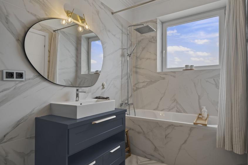 For Rent Panoramic Signature: Penthouse in Floreasca's Prime Waterfront