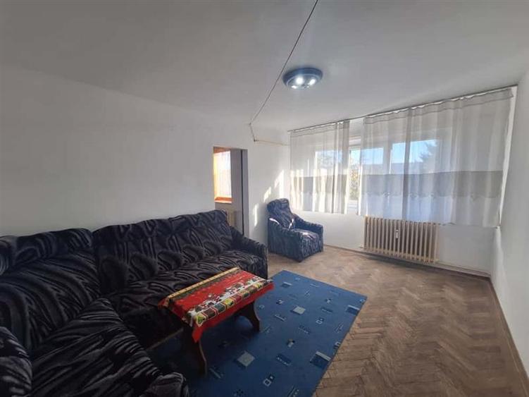 Apartament 2 camere | Balcon, zona Milcov