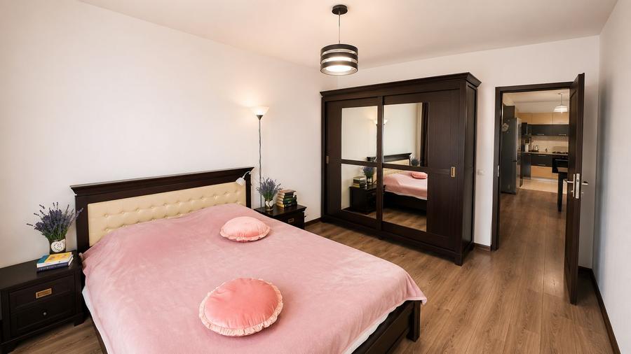 Apartament Modern De Vanzare | 2 Dormitoare | Parcare | Balcon x 2 | Etaj 2/3